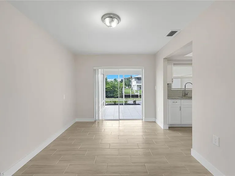 27150 Esther Dr — Photo 14