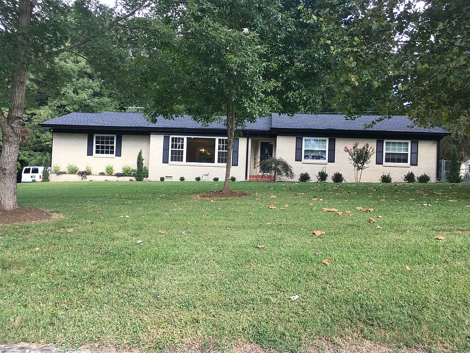 1st image of 2606 Pine Dr NE