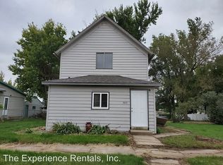 305 E 1st St, Hartford, SD 57033