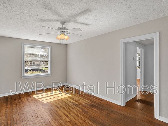5th image of 1385 Ingleside Ave