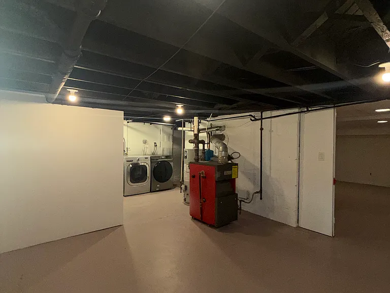 324 E Cedar St — Photo 17