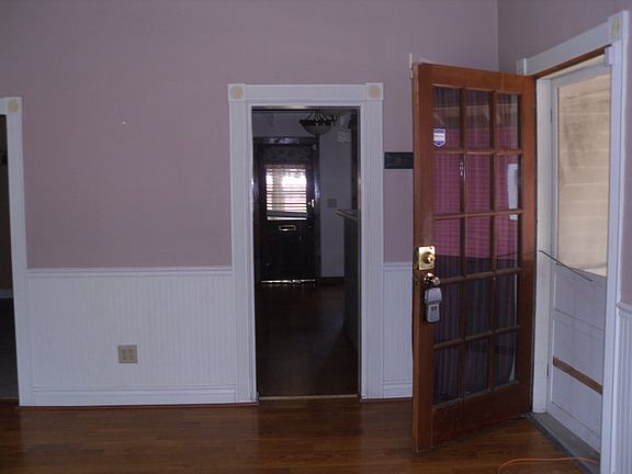 3rd image of 236 E Broadway St