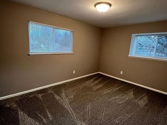 4th image of 1105 Green Meadows Dr