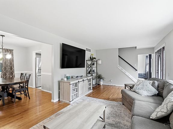 4th image of 1728 Rockhurst Ln