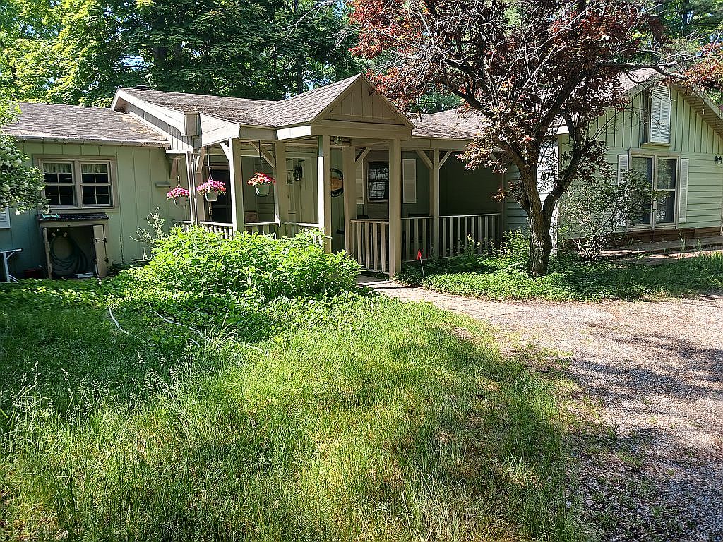 19399 Maple St, Lake Ann, MI 49650 Zillow