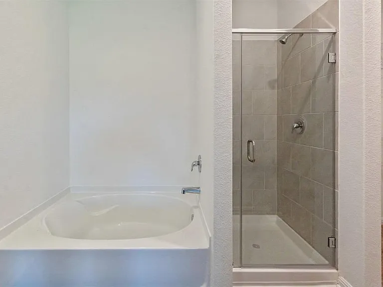 16429 Farmhouse Ln — Photo 11