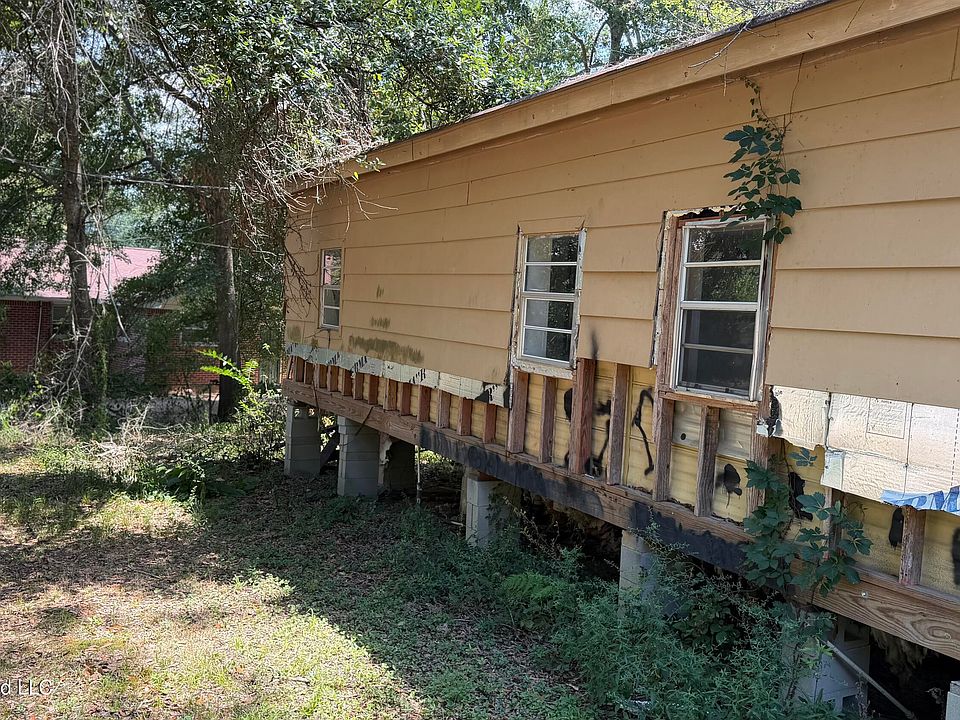 1st image of 735 Seminole Dr