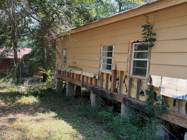 735 Seminole Dr, Grenada, MS 38901