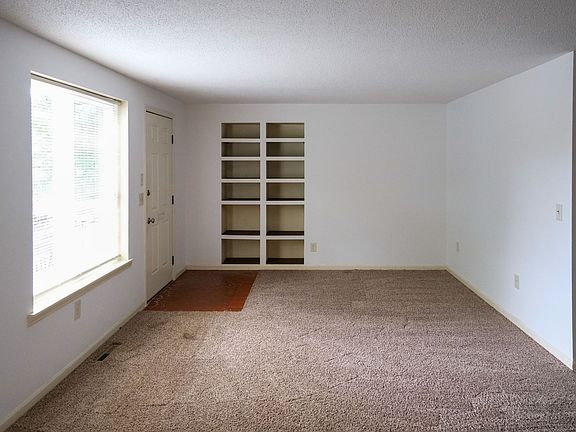 4th image of 808 Townes St #A
