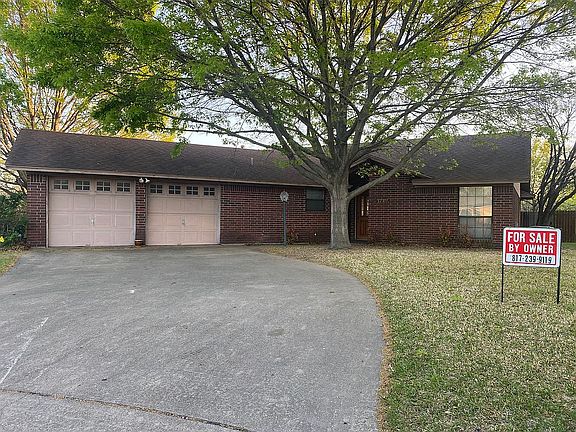 2nd image of 1749 Hilltop Cir