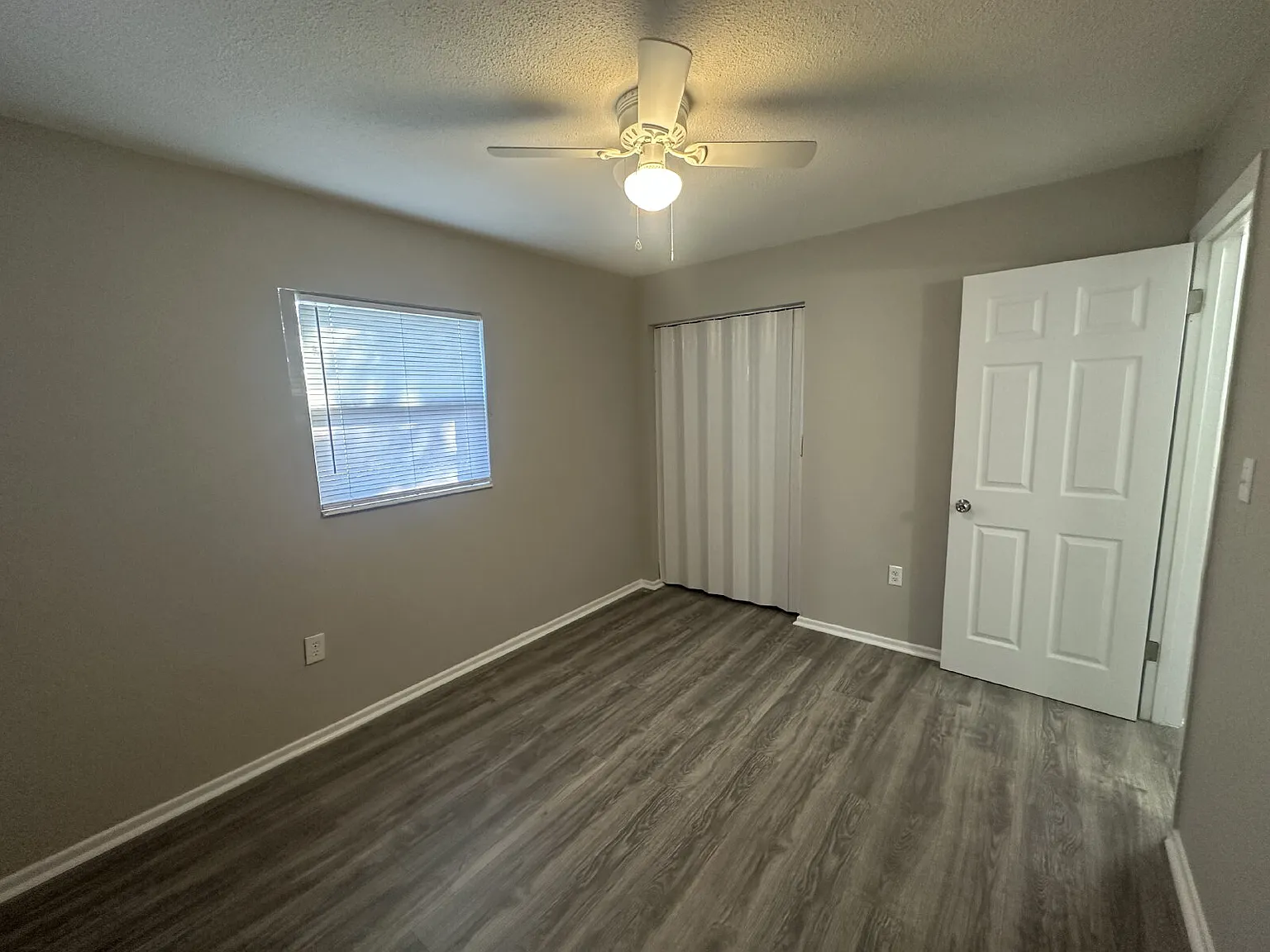 2 bed, 1.0 bath, $1,175 — Photo 2
