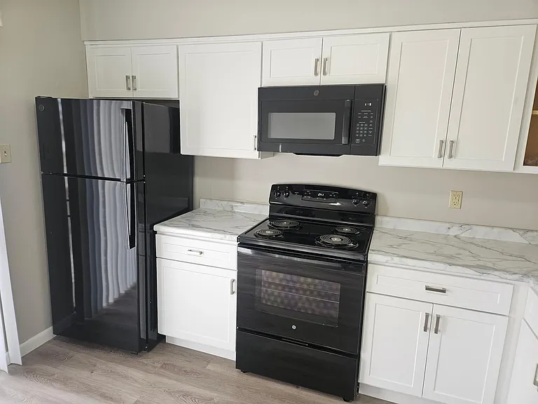 439 S Clay Ave #5 — Photo 4