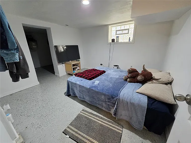1150 Beaumont Ave — Photo 26
