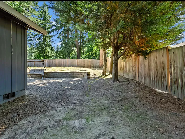 8232 SW Tygh Loop — Photo 16