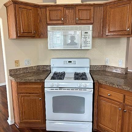 4th image of 6880 Archibald Ave