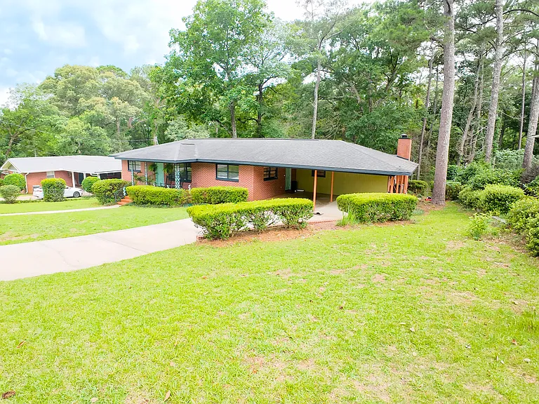 110 Willow Dr — Photo 46