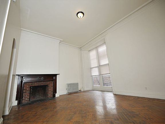 5th image of 808 Cathedral St APT 2M