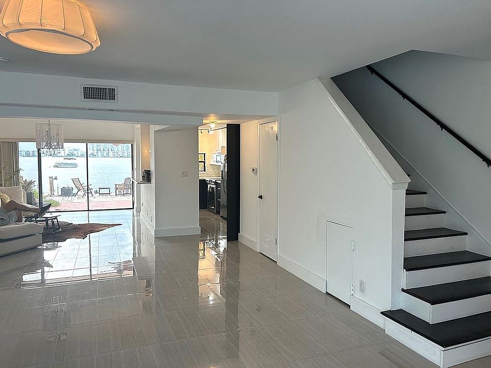 1st image of 16468 NE 27th Ave #49