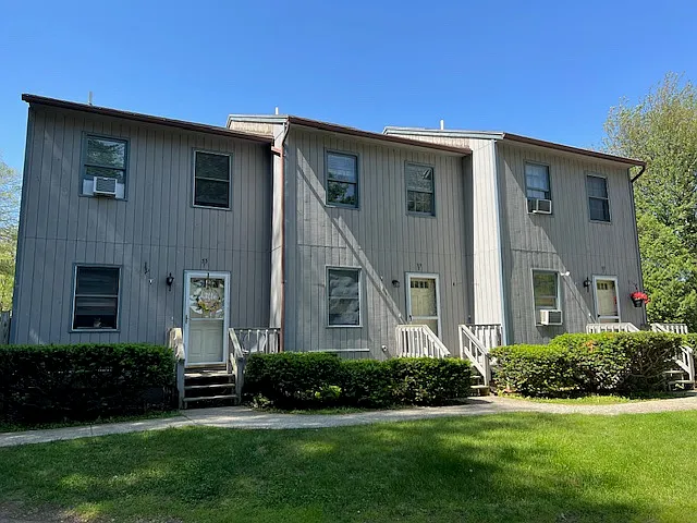 Center townhouse