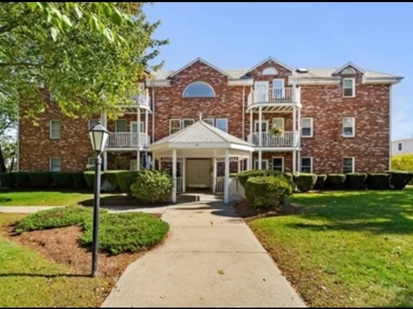 19 Paris St APT 203, Medford, MA 02155