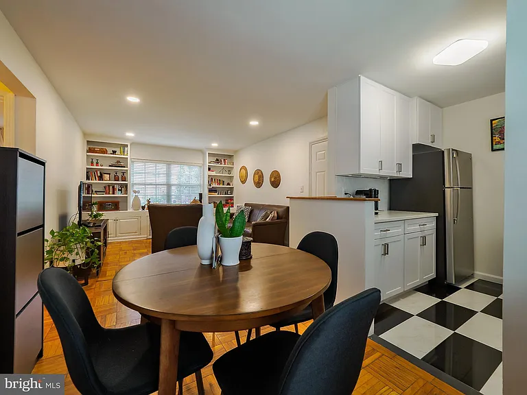 1608 W Abingdon Dr #102 — Photo 15