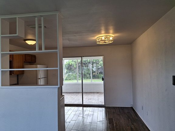 living room looking toward eat-in kitchen