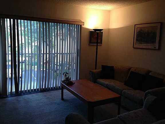 4th image of 390 NW 86th Ct #810