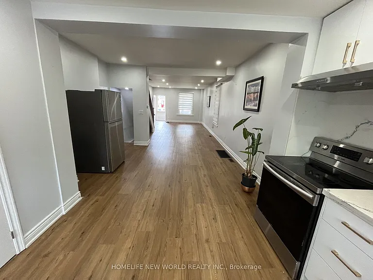 19 Britannia Ave — Photo 16