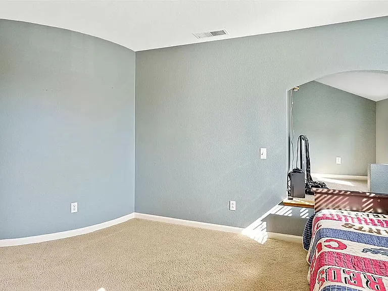 2293 Joseph Damon Dr — Photo 35