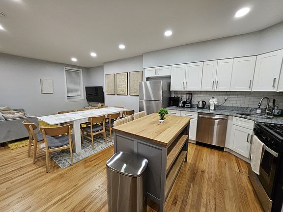 3rd image of 709 Pine St #3