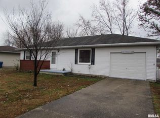 741 Ficklin St, Mount Carmel, IL 62863