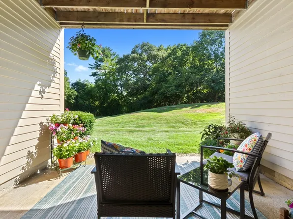 4 Duck Pond Rd APT 206, Beverly, MA 01915