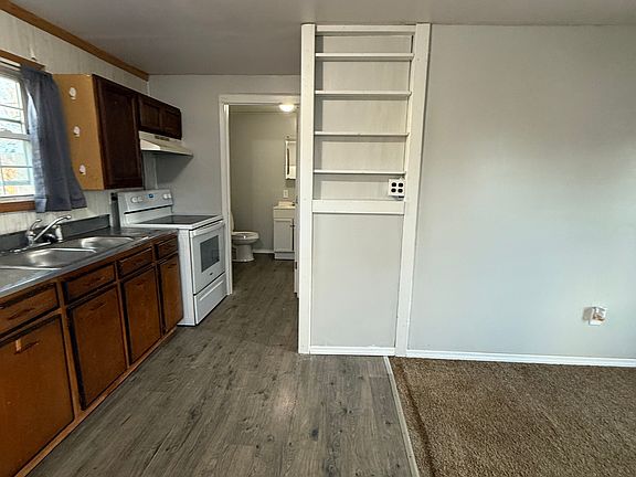 2nd image of 1330 Middle St #B