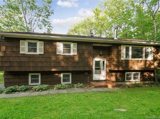 18 Hillside Dr, New Fairfield, CT 06812