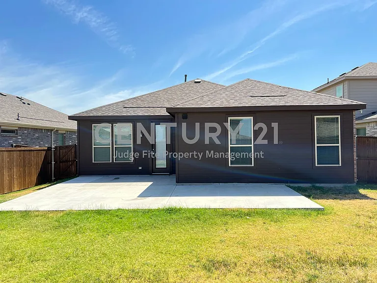 2605 Warren Ln — Photo 15