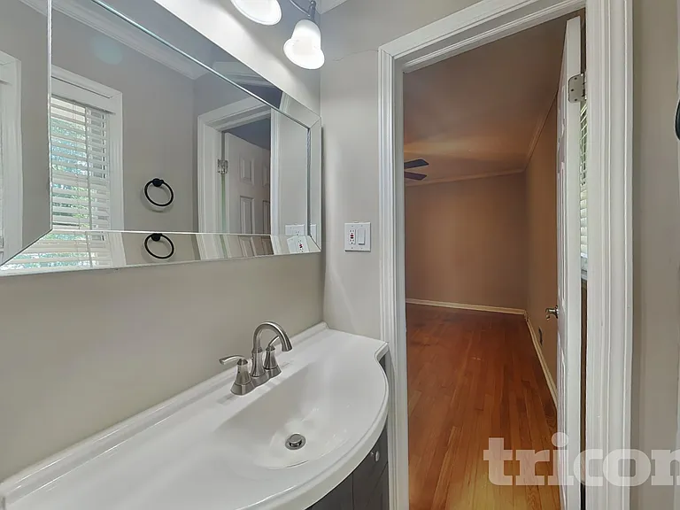 2054 North Rd — Photo 8