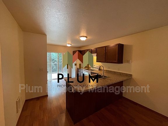 5th image of 2253 S 3rd St W APT C