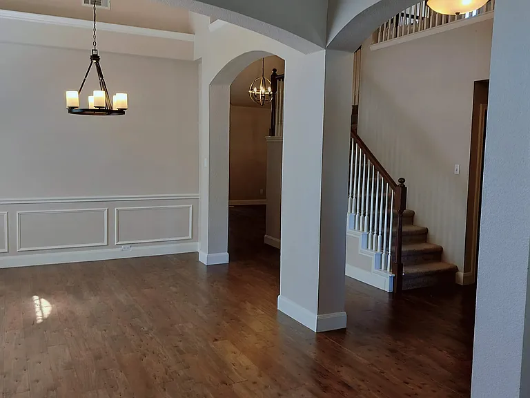 8001 Case Dr — Photo 38