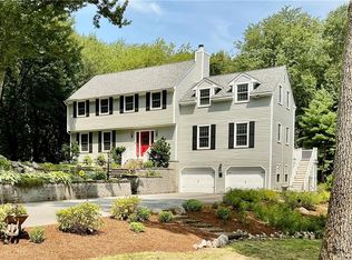15 Ezechiel Carre Rd, East Greenwich, RI 02818