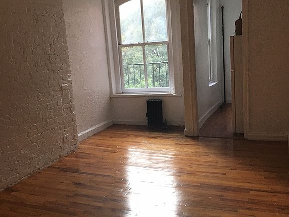 2nd image of 20 Columbia Pl