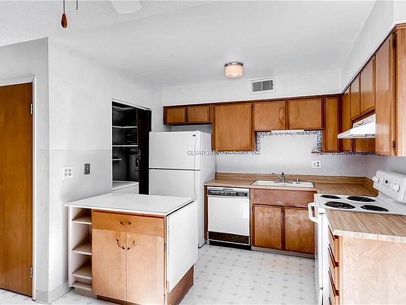 4th image of 913 Laramore Dr