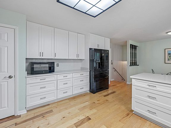 4th image of 2825 Roscommon Dr