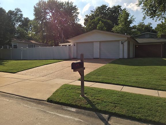 2nd image of 5000 Foxdale Dr