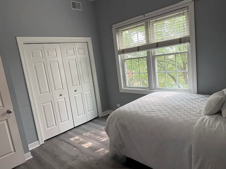 1601 W Altgeld St #3B — Photo 11