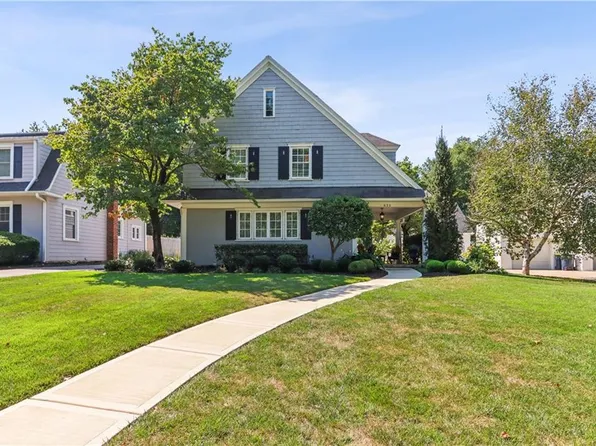 635 Greenway Ter, Kansas City, MO 64113