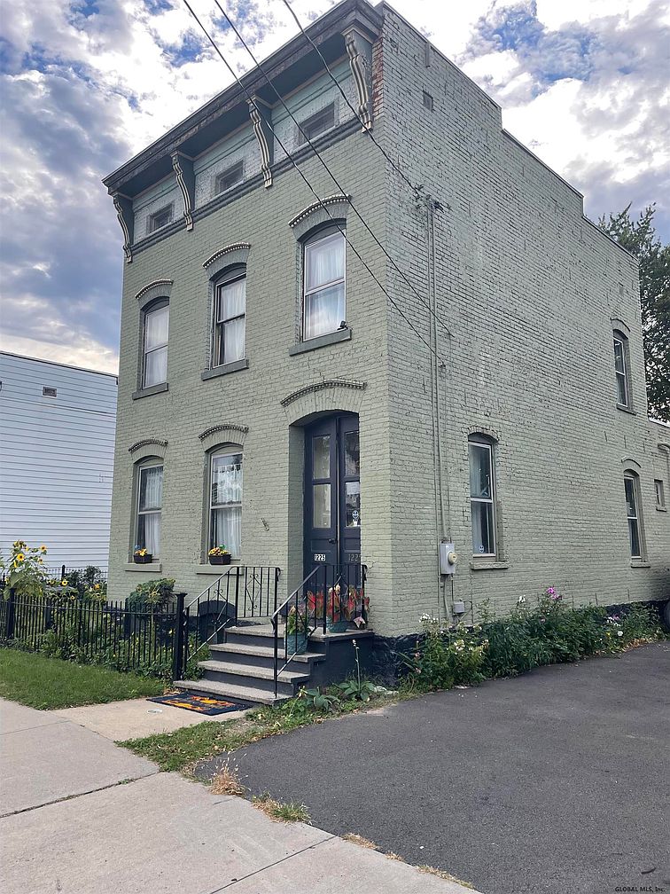 c. 1860 High Potential Historic House For Sale in Rensselaer, NY. Under