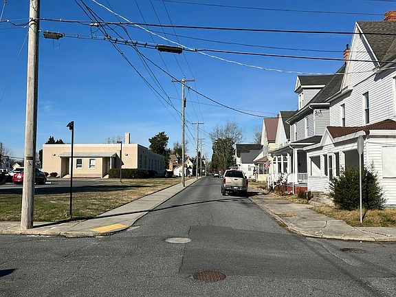 5th image of 413 Walnut St