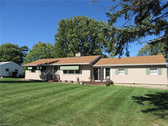 2nd image of 4195 Oxford Dr