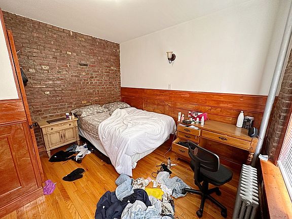 5th image of 424 E 13th St #318