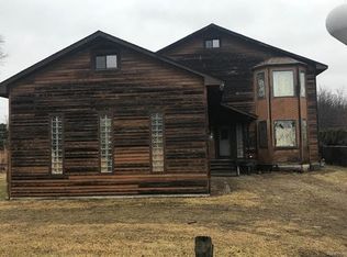 7037 Meldrum Rd, Fair Haven, MI 48023